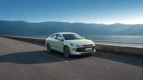 比亚迪秦L上市，插混车变天，燃油车慌了