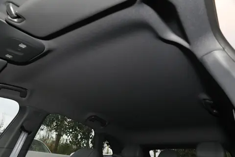 10万级纯电新选择，零跑Lafa5的越级配置与驾驶乐趣